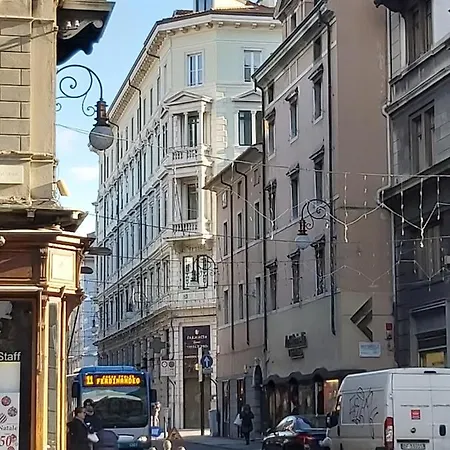 Palazzo Salem M1 Roof Garden トリエステ